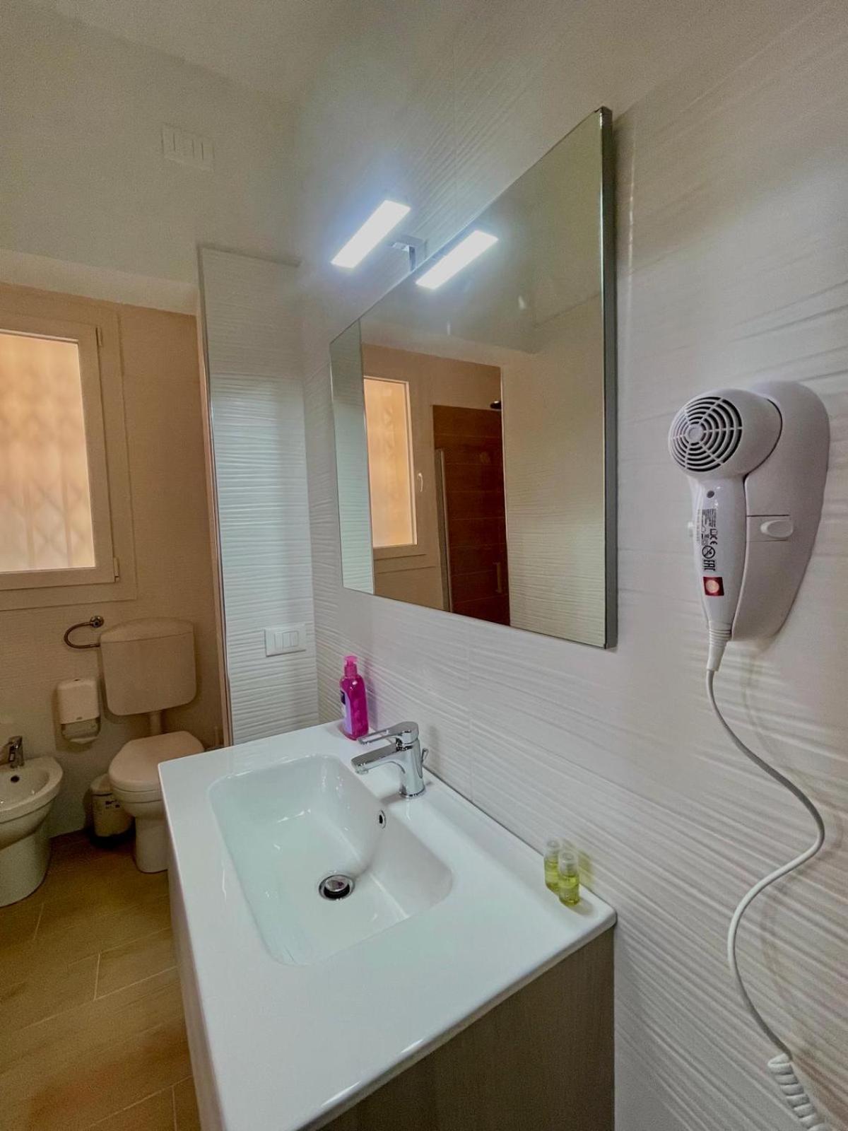 Appartement 50 Tourist House Bologna - Pratello - Self Check-In Extérieur photo